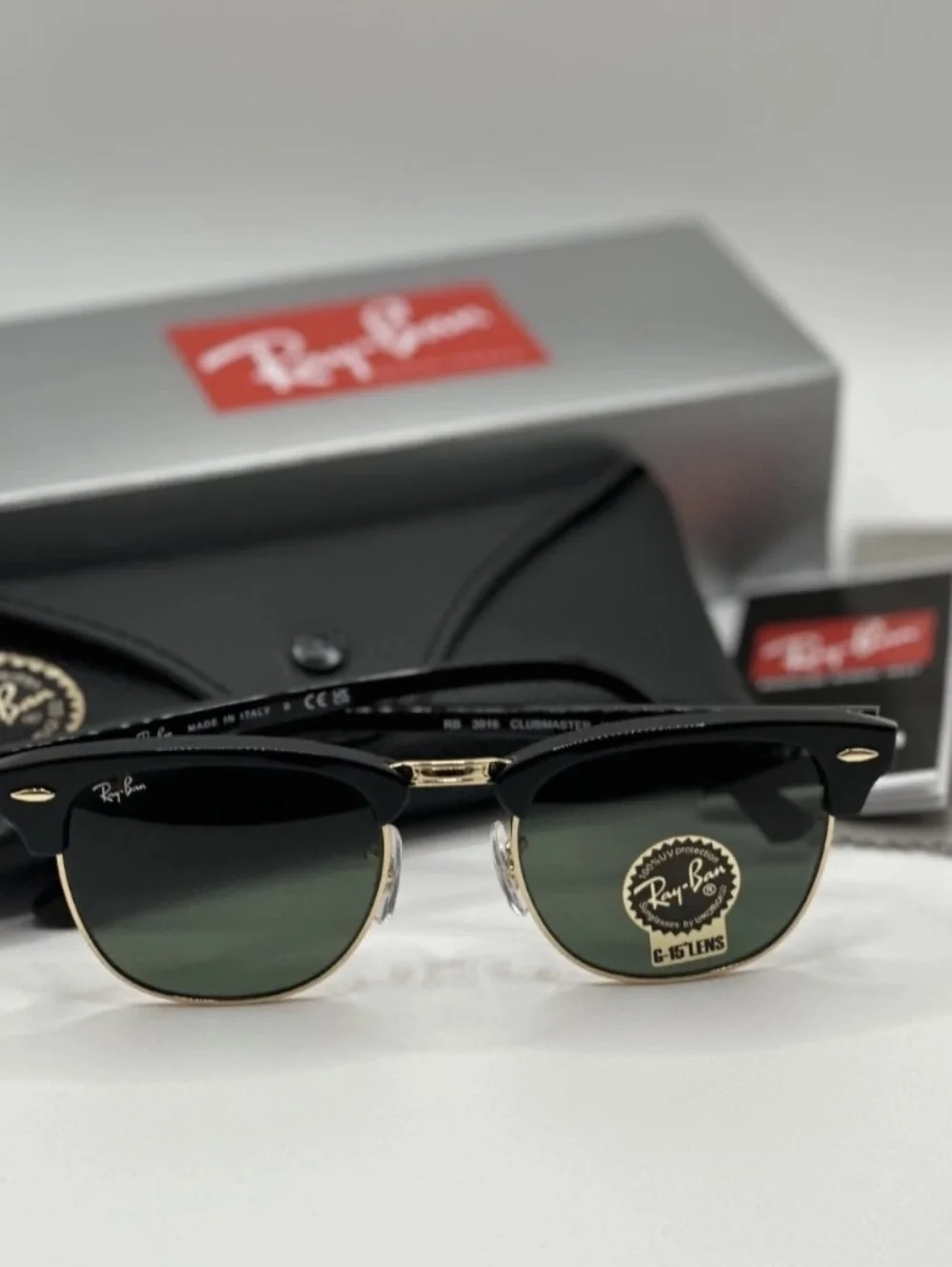 New With Box Ray-Ban RB3016 Clubmaster Black/Gold Frame Green Lenses G-15 Lens